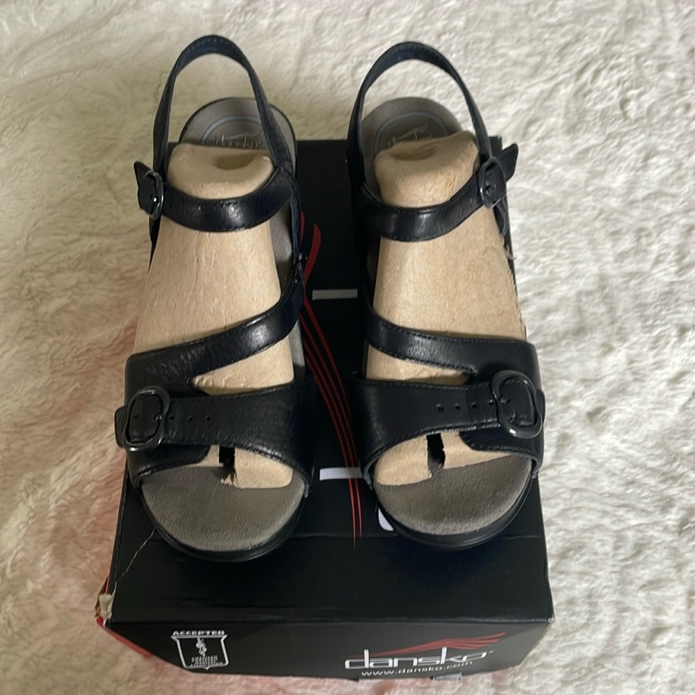 Dansko new black leather sandal